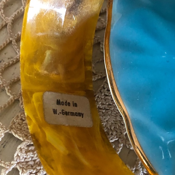 Vintage Egg Yolk Acrylic Bangle Bracelet - Picture 3 of 8